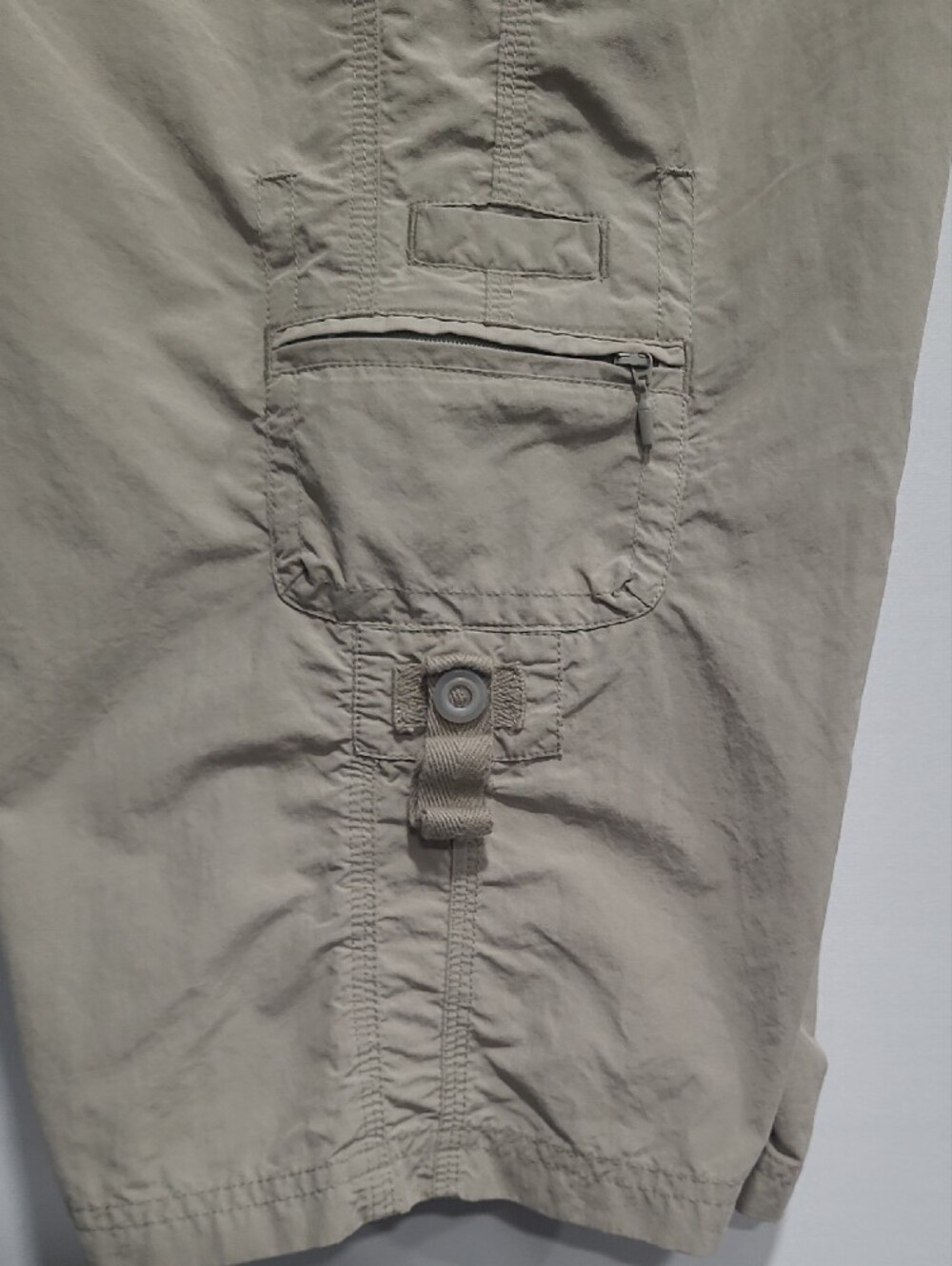 COLUMBIA Titanium Beige Cargo Capri Shorts Sz 14 OMNI DRY Zipper Pocket 36"waist - Picture 6 of 16